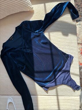 Shinestar Navy Blue Velvet Long-Sleeve Bodysuit with Crisscross V-Neck